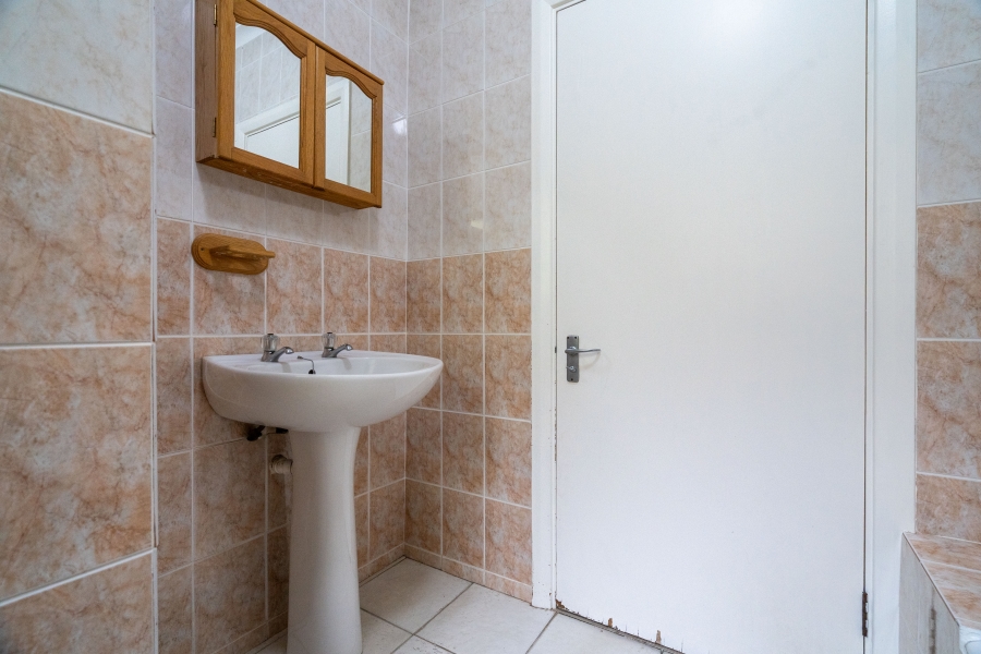 5 Bedroom Property for Sale in Camps Bay Western Cape